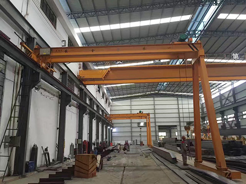 鋼結(jié)構(gòu)車間半門式起重機